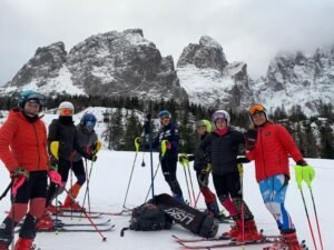 May be an image of 6 people and people skiing